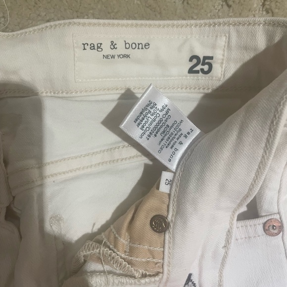 White rag and bone skinny leg jeans - Picture 3 of 3